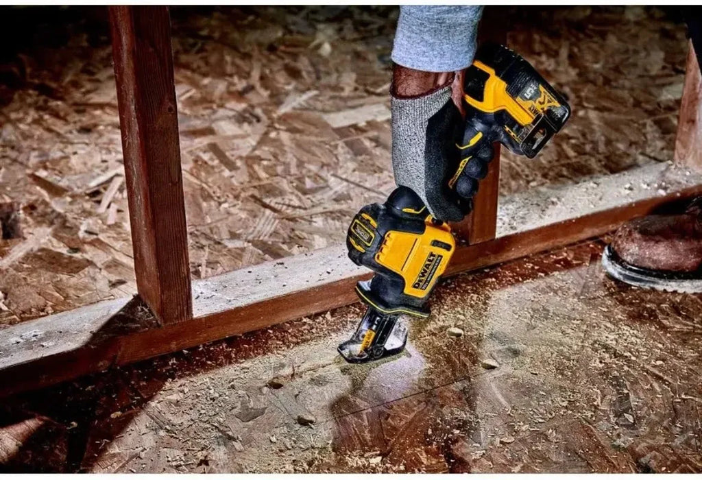 DEWALT DCS369 20V MAX* Reciprocating Saw,One-Handed,Cordless,The Multi - Tasking Powerhouse for Swift Wood,Metal & Pipe Cutting”